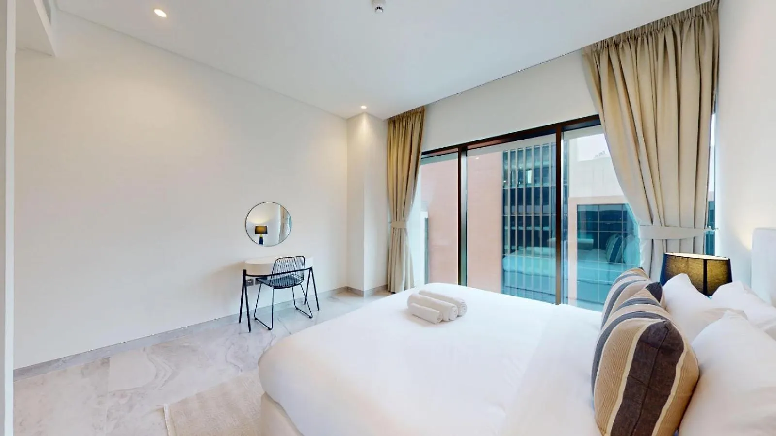 Peninsula - Modern Two Bedroom In Business Bay Dubai 0*,