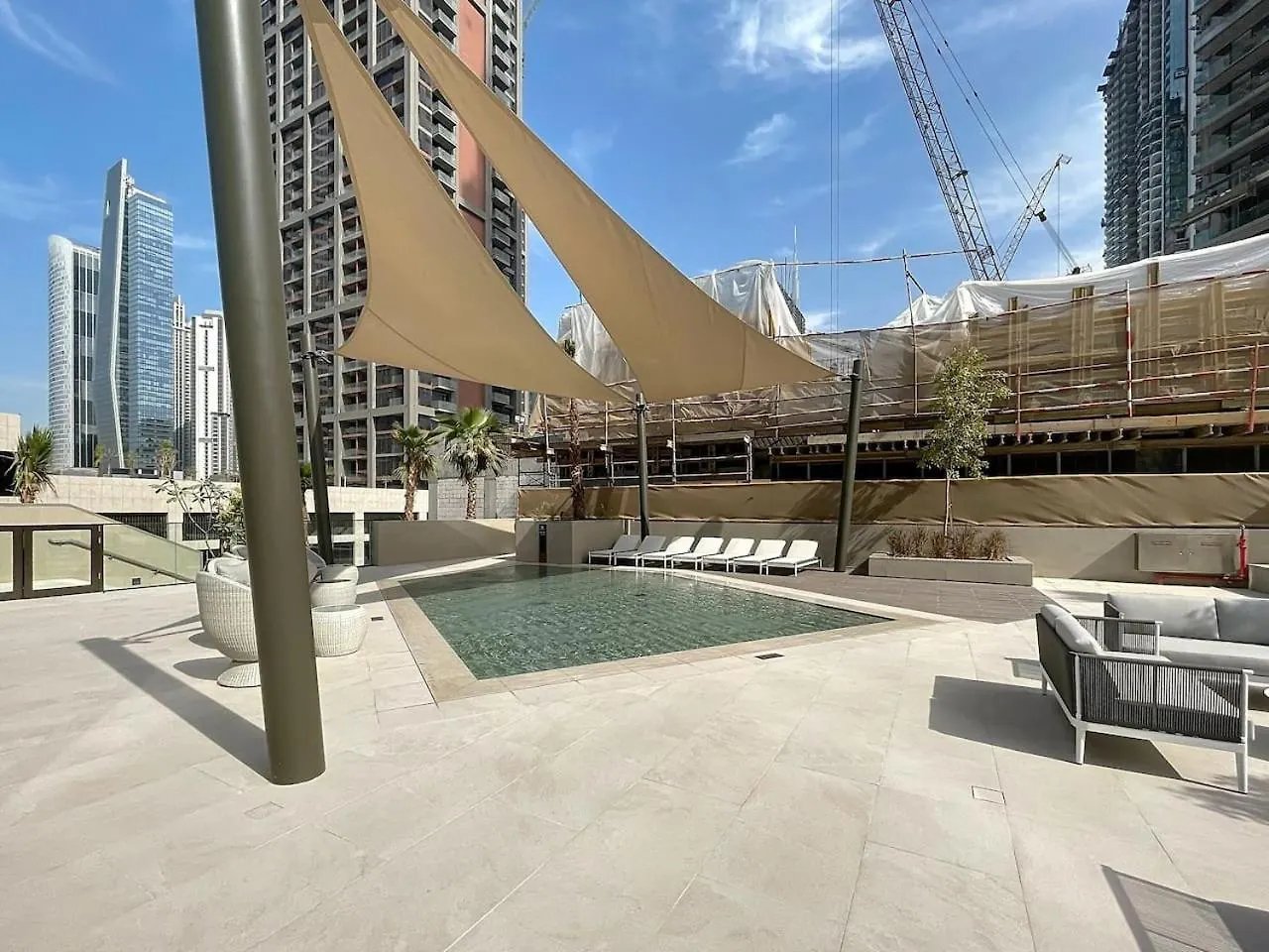 Peninsula - Modern Two Bedroom In Business Bay Dubai